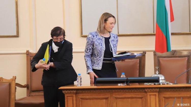 Коя е Ива Митева - председателят на 45-ия парламент