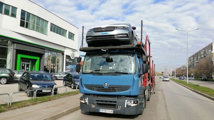 Продажбите на нови автомобили в ЕС скочиха с близо 90% през март