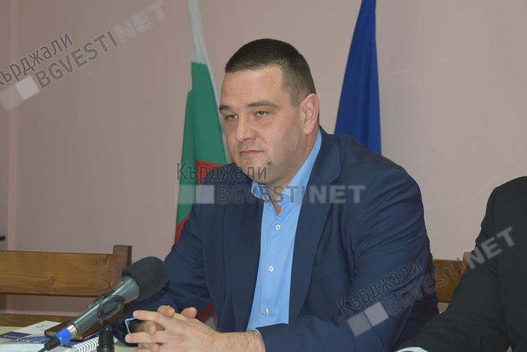 Никола Чанев:Опитват се да ме използват за параван на прахосани от Общината публични средства