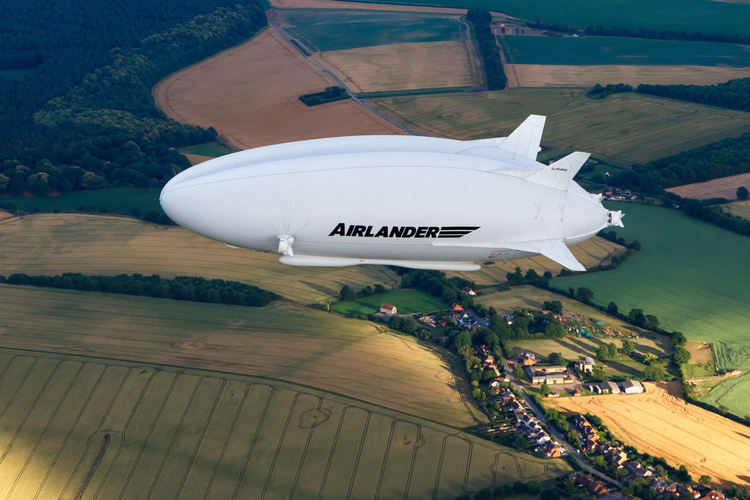 Airlander 10 - огромният пътнически самолет от ново поколение