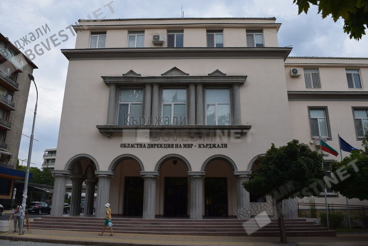 Двама наркомани заловени в БМВ, колата с прекратена регистрация