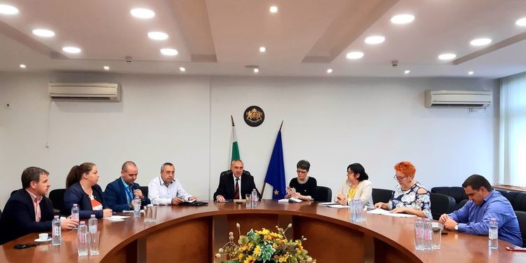 Областният управител Ангел Стоев проведе среща със 17 РИК