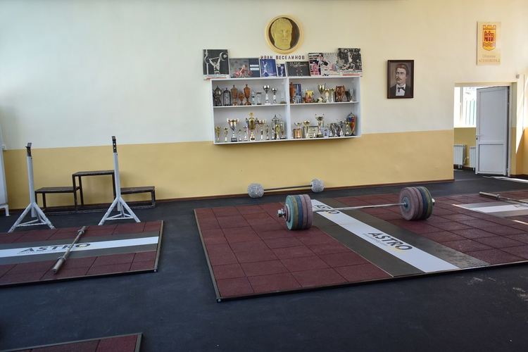 Откриха изцяло обновената щанги зала в Асеновград