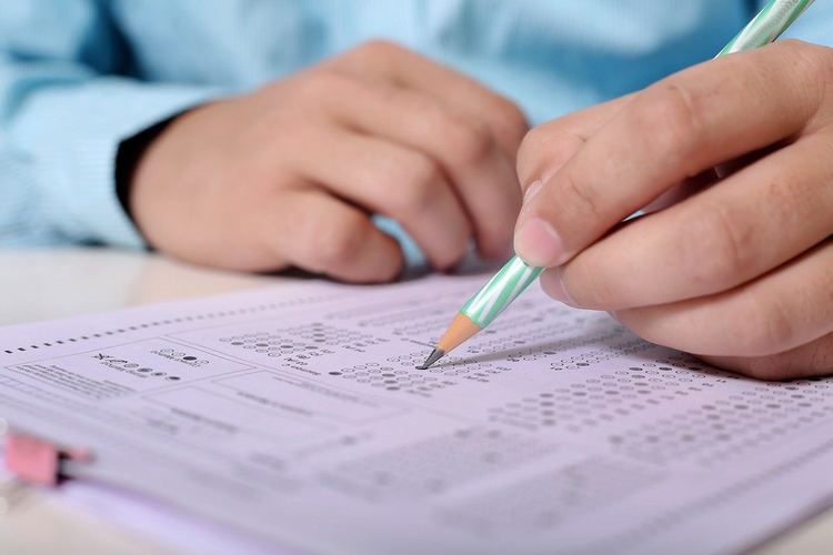 МОН публикува отговорите от изпита по математика за 7. и 10. клас
