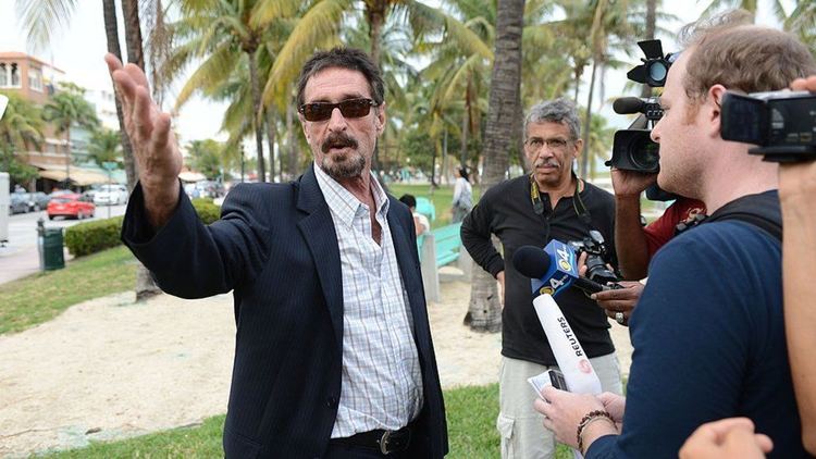 Създателят на антивирусната програма McAfee бе открит мъртъв в затвора