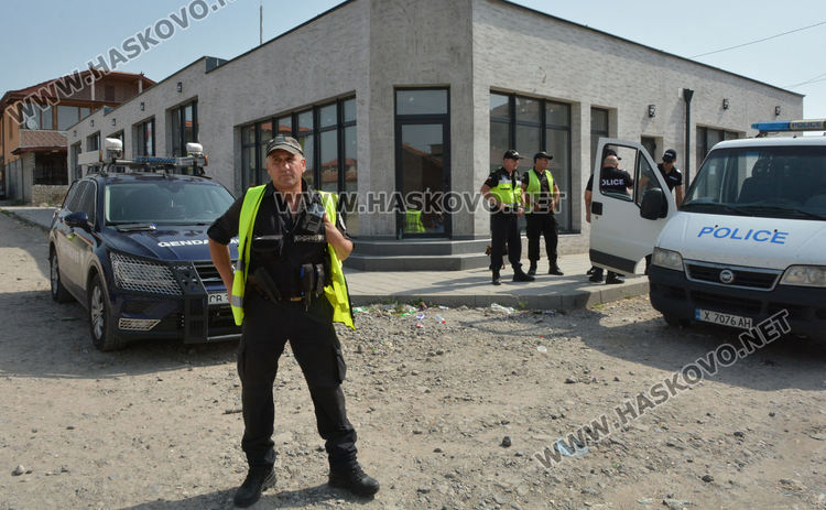 Десетки нарушители засечени при полицейската спец операция в Хасково