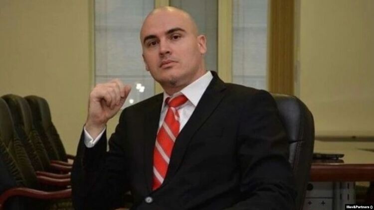 От Барбадос, през БСП до МВР. Защо Петър Илиев е толкова важен за "Има такъв народ"?