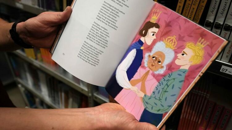 Унгария ограничи продажбата на гей книги за младежите