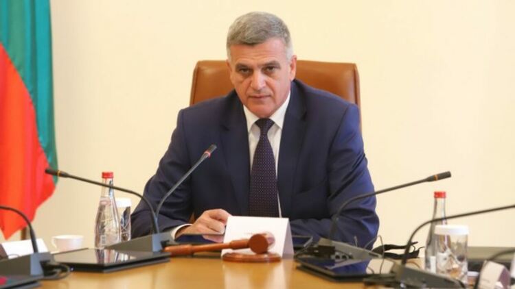 Янев призова депутатите да гласуват актуализацията на бюджета
