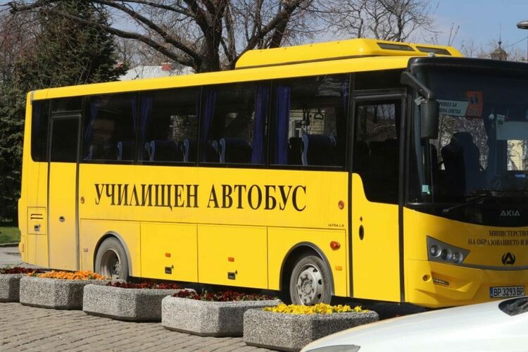 Два нови училищни автобуса пристигат в община Смолян
