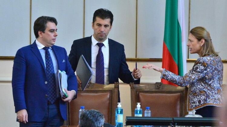 ИТН внесе проект, позволяващ чуждо гражданство на депутати и министри