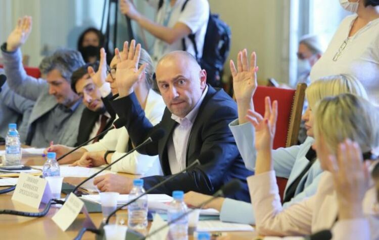 Бюджетната комисия прие увеличението на минималната пенсия