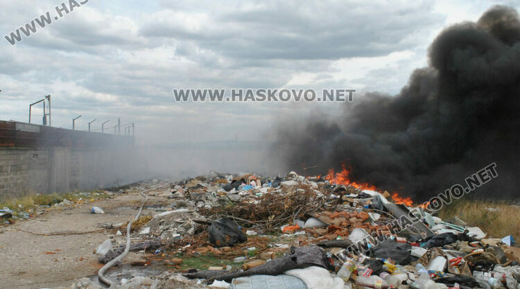 Екоинспекцията: Общината да почисти сметището край кв.“Република“