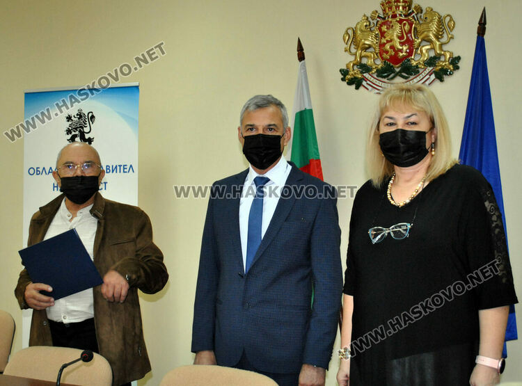 РЗИ-Хасково и д-р Оник Кеворкян с грамоти за ваксинацията срещу коронавируса