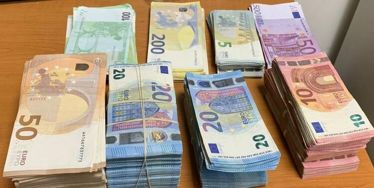 Недекларирани 70 000 евро откриха митническите служители на МП Капитан Андреево