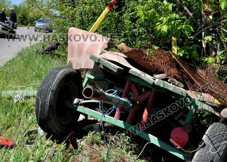 15-годишен с каруца блъсна моторист. Издирват водач, избягал от катастрофа 