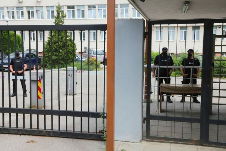 Задържаха служител на ДАНС с подкуп срещу "смачкване на преписки"