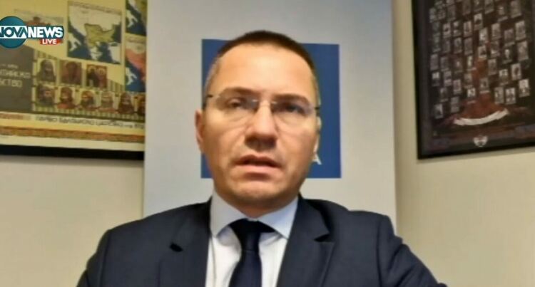 Джамбазки: Хора от ЕК налагат тезите за еднополовите бракове и задължителна ваксинация