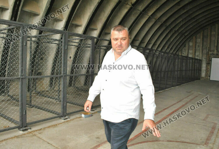 Съгласуват документите за кучешкия приют с Агенцията по храните