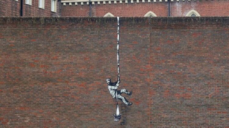 Banksy дари 10 милиона британски лири на бившия затвор Рединг
