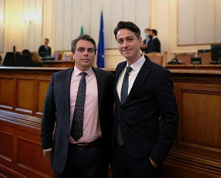България има ново редовно правителство с двама министри от Хасково и един, израснал в Димитровград