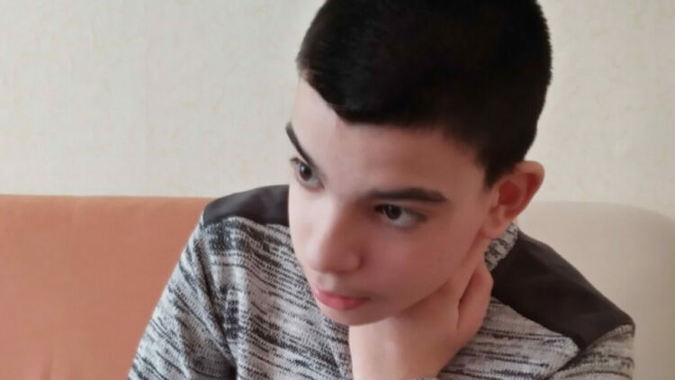 Алекс от Перник е с аутизъм и се учи да се свързва със света