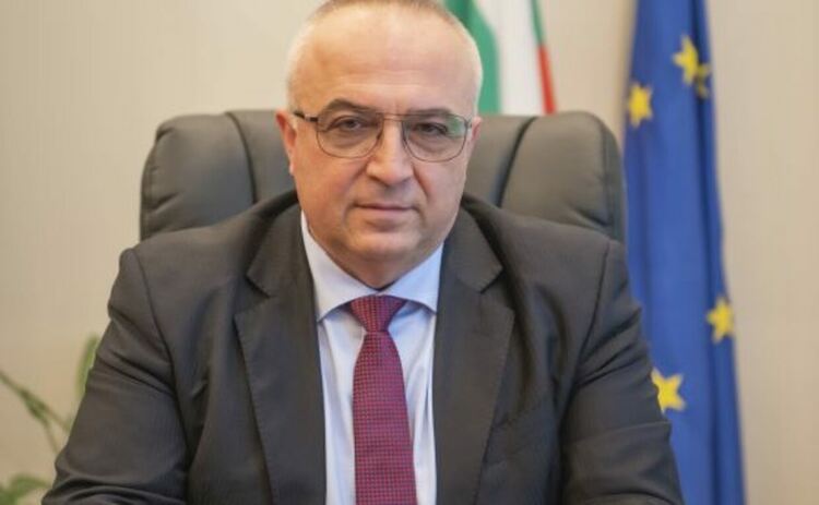 Шефът на КРС си гласувал над 60 хил. лв. бонуси, КПКОНПИ му ги отнема