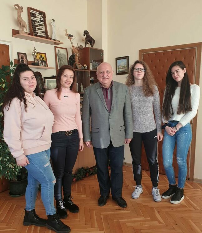 Благотворителна инициатива „Деца помагат на деца“ - в помощ на детското отделение в гр.Кърджали   продължава