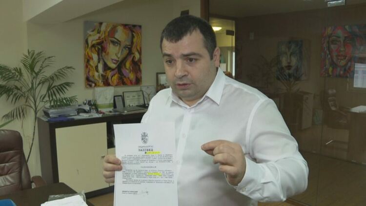 Сараите в Росенец: Две заповеди с един номер и дата открили в община Бургас