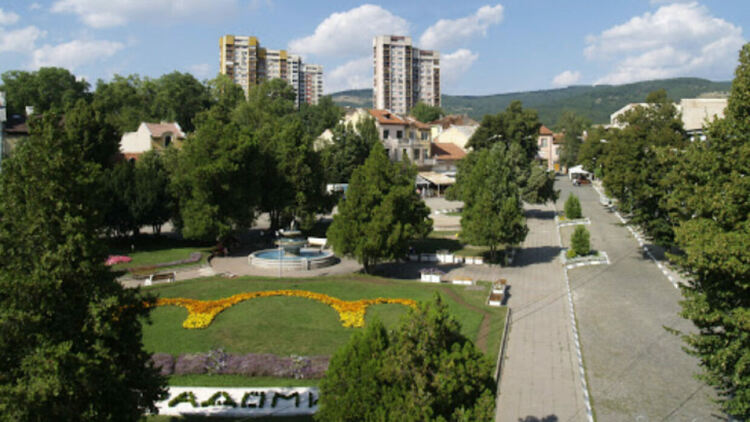 Програма за насърчаване на раждаемостта и отглеждането на деца разглежда утре Общинският съвет в Радомир