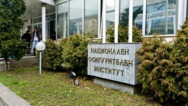 Изплащат еднократната добавка от 75 лв. на ваксинираните пенсионери от 1 февруари