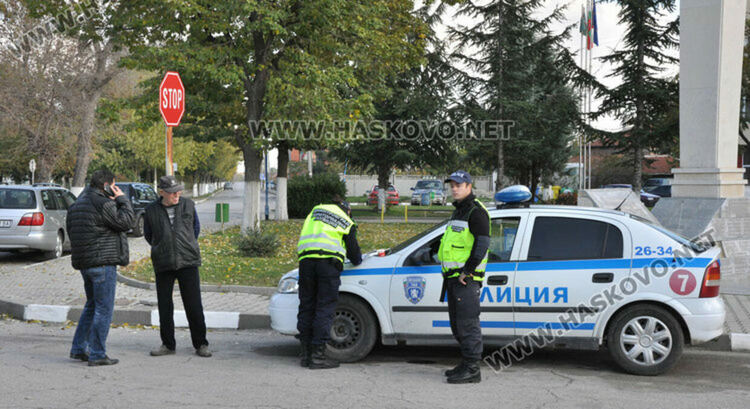 Шофьор прегази крака си и му съставиха акт в димитровградско село