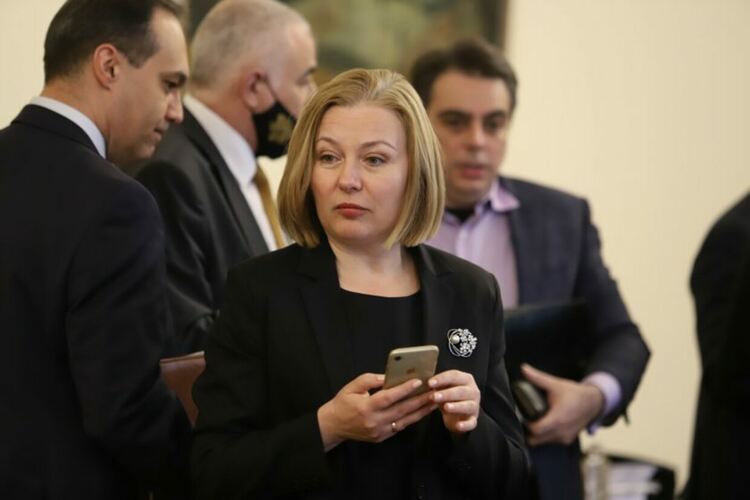 Президентът и правосъдният министър подписаха указа за закриване на спецправосъдието