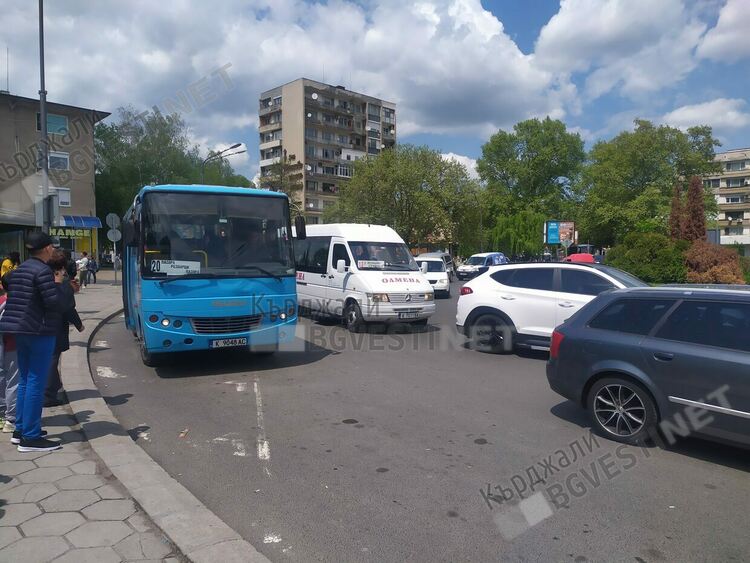 Пълна блокада на Колелото в Кърджали през лятото предвиждат шофьори, трафикът вече е непосилен