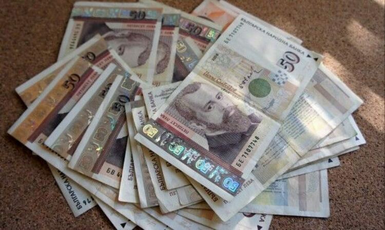 Криминално проявена и осъждана жена открадна 3500 лева от къща