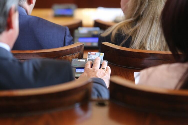 Окончателно: 4000 тото пункта, залагания и устройства на самообслужване
