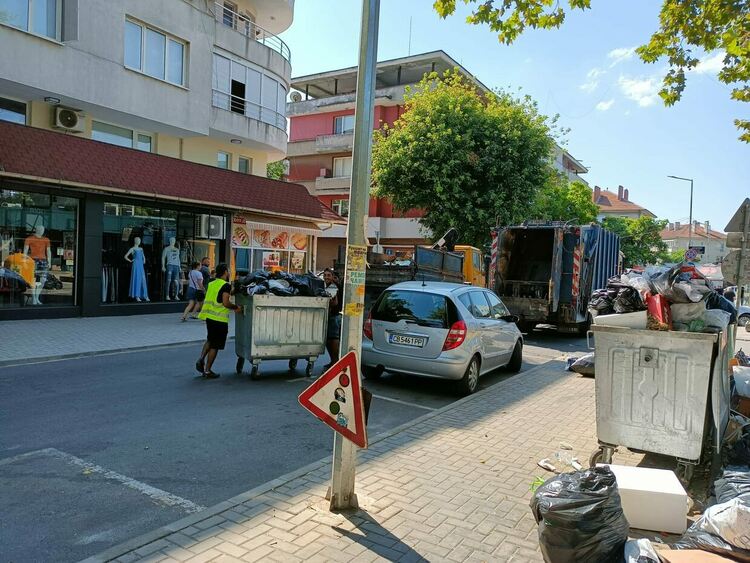 Увеличават заплатите в Чистотата в Кърджали, за да задържат работниците в кризата с боклука