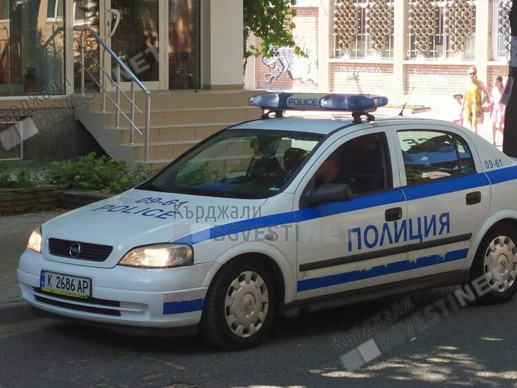 Хващат повторно тийнейджър да шофира без книжка, станало му навик
