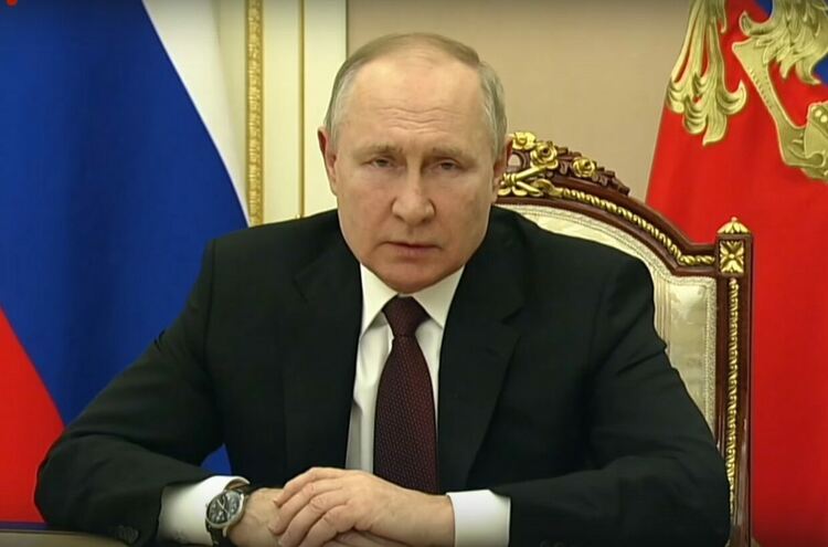 Путин подписа укази за независимостта на Херсонска и Запорожка област