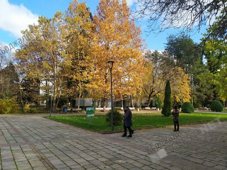 Променлива облачност и безветрие в Кърджали днес