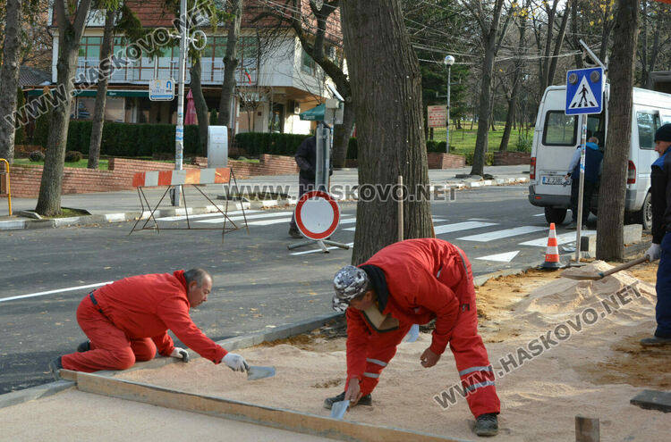 Ударни ремонти на улици в Минерални бани