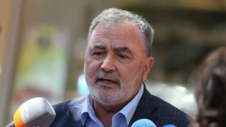 Доц. Кунчев: Има неприятна смес от грип, COVID-19 и куп респираторни вируси