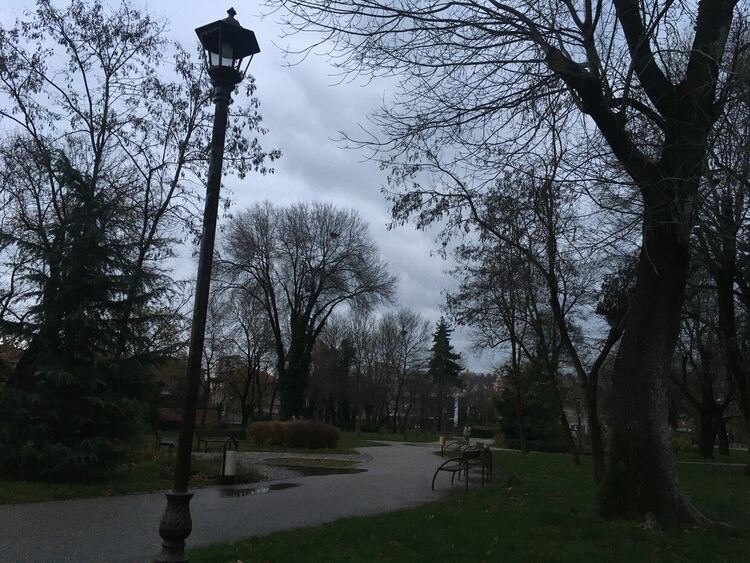 Облачно и ветровито в първия ден на февруари