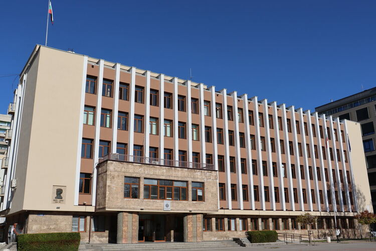 Приключиха строително-монтажните работи по проект „Въвеждане на мерки за енергийна ефективност в сградата на Областна администрация Хасково“