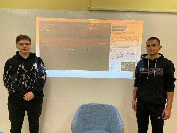 Три екипа златаровци се представиха отлично на Олимпиадата по информационни технологии