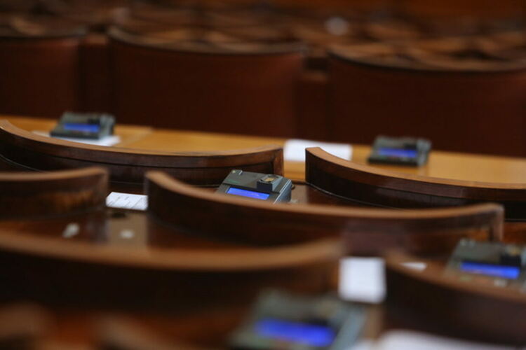 Маркет линкс: БСП падна до 6,6%, люта битка за първото място на вота