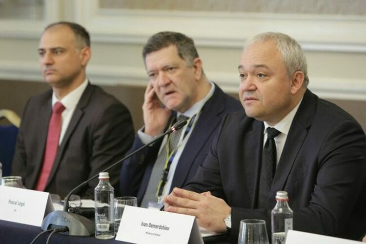 Центърът за аерокосмически наблюдения към МВР може да бъде мост към приемането ни в Европейската космическа агенция