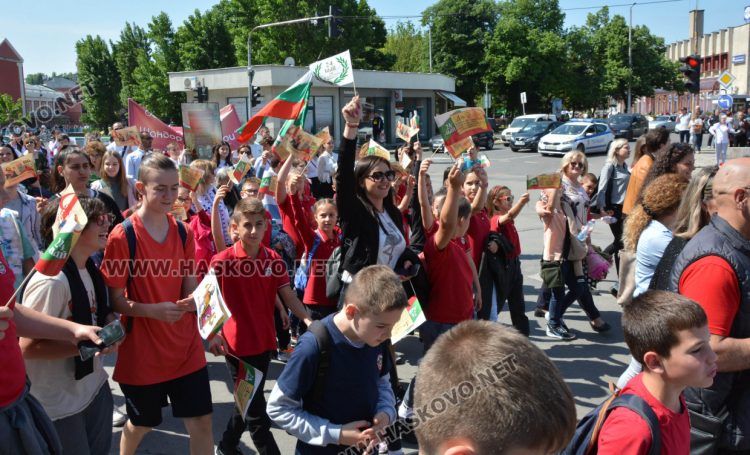 Учениците на годината в Хасково получиха наградите си на тържествена церемония