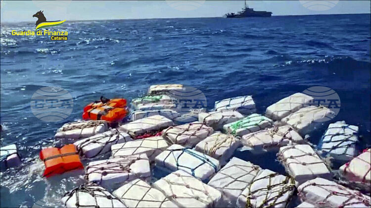 Италианската полиция залови над 5,3 тона кокаин при операция в Средиземно море