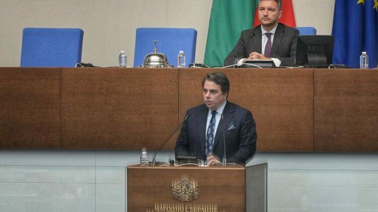 Асен Василев отговори на "Възраждане" за дирекция "Правна защита"